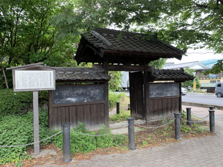 潜り門